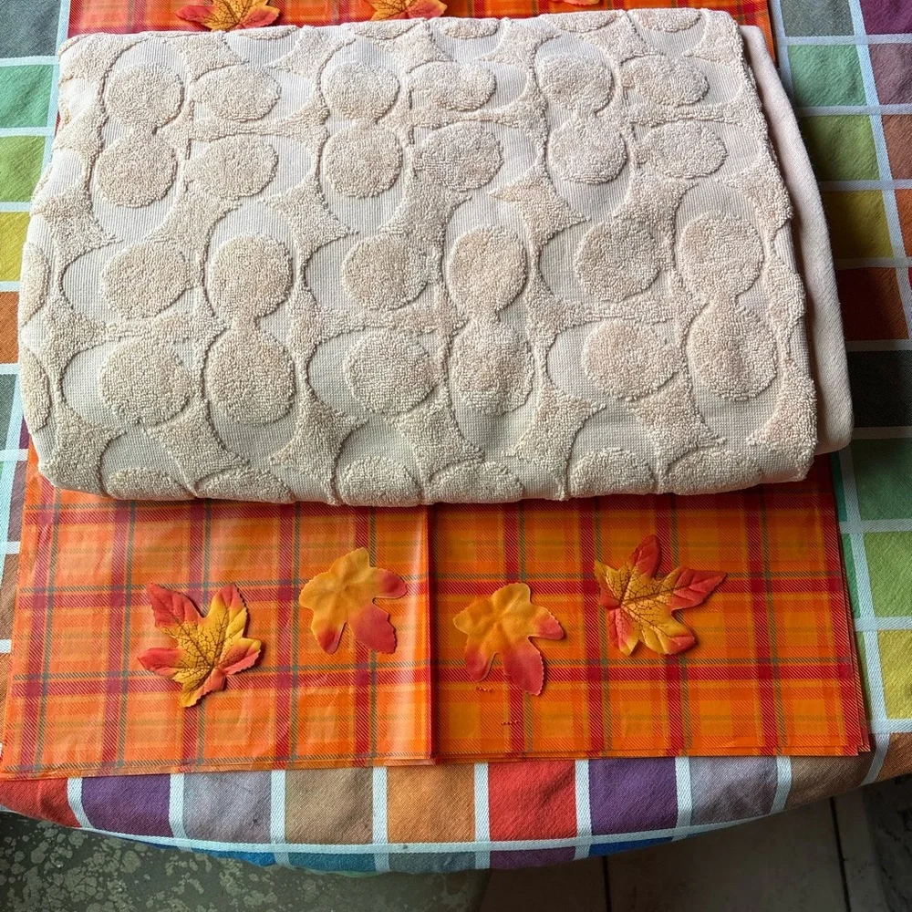 🛁🫧🛁 COACH SIGNATURE TERRY TOWEL 🛁🫧🛁 NWT 🛁🫧🛁